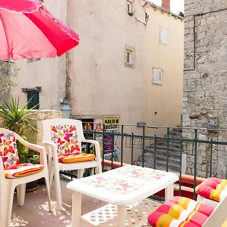 & Sweet בית הארחה 3*