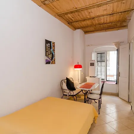 & Sweet בית הארחה