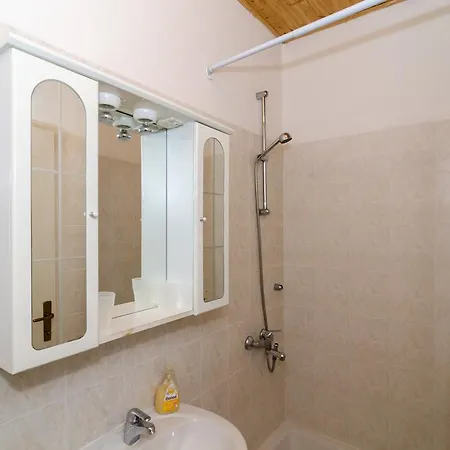 & Sweet בית הארחה 3*