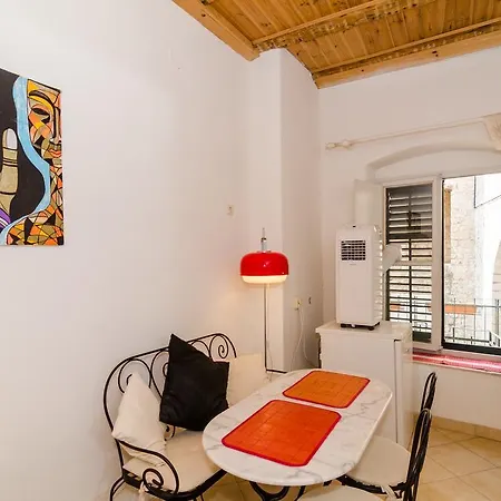 & Sweet בית הארחה 3*